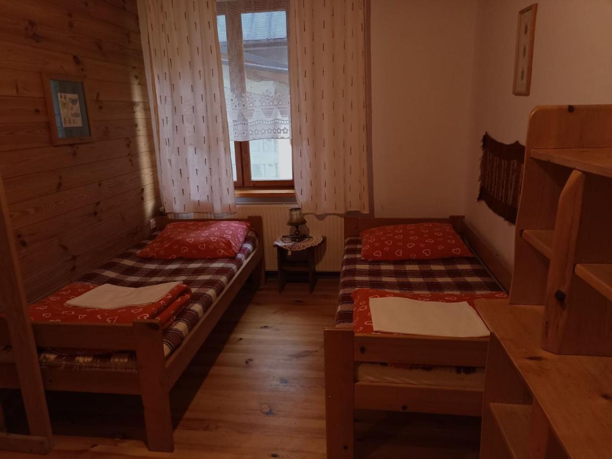 Hajstra Hotel Krempna Bagian luar foto
