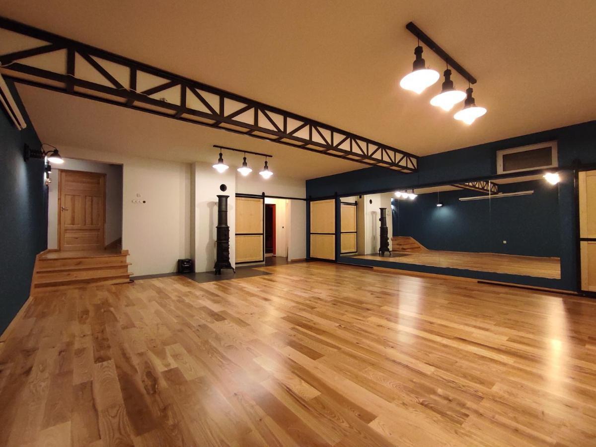Hajstra Hotel Krempna Bagian luar foto